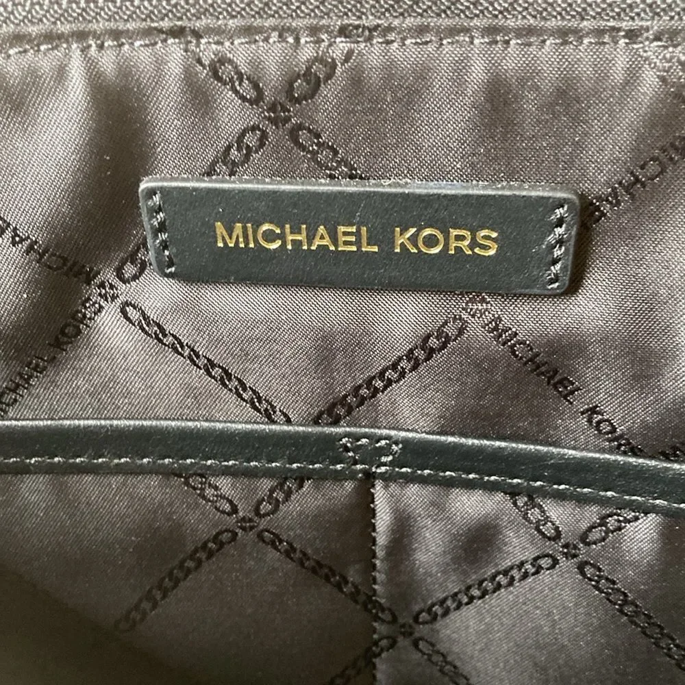 Micheal Michael Kors| Michael Kors Canvas ❤️ Montreal Zippered Clutch New